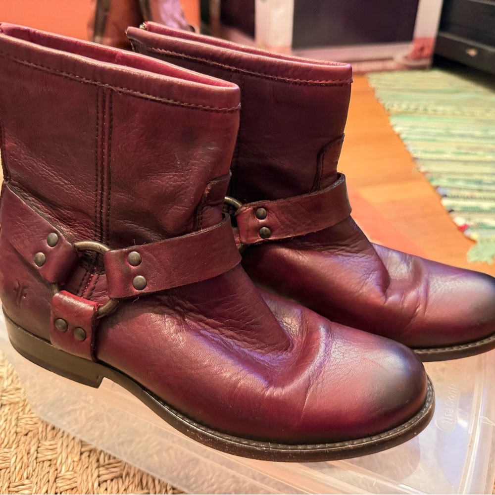 Frye Women's Rich Burgundy Ankle Boots